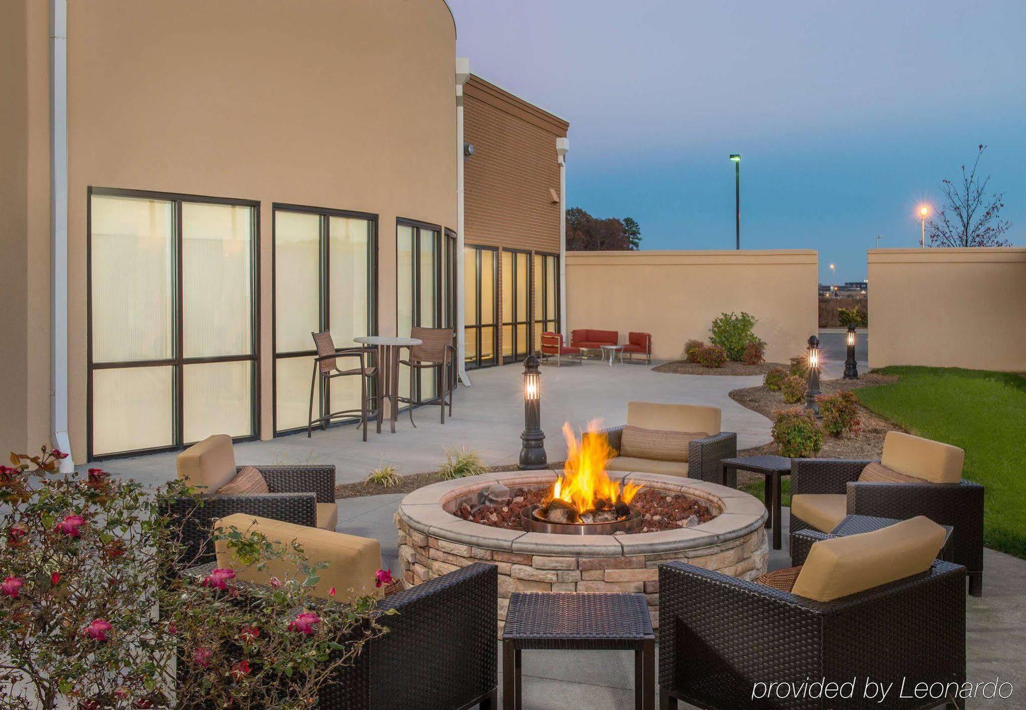 Courtyard Charlotte Concord Hotel Luaran gambar